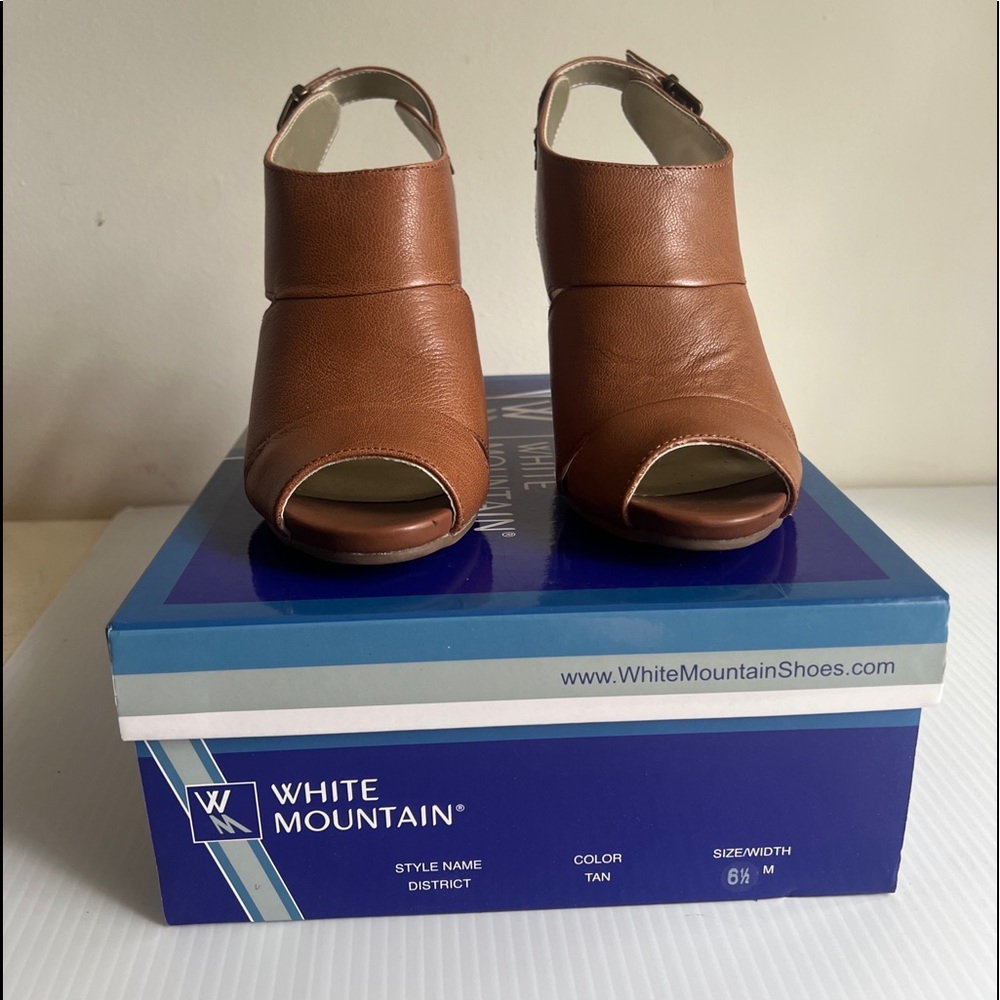 WHITE MOUNTAIN DISTRICT LEATHER SANDAL TAN 6.5 M 3”wood Hill
